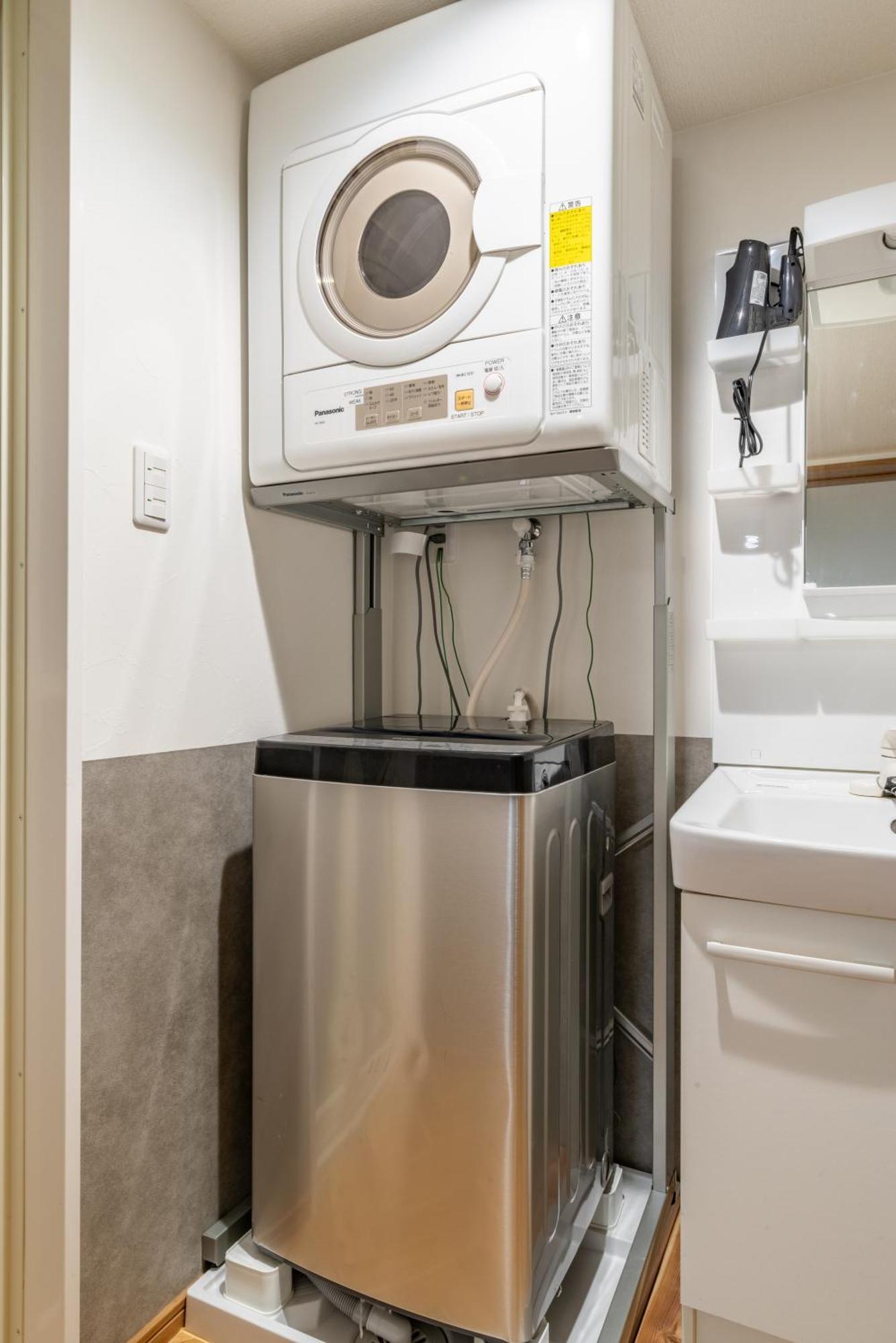 Apartment 梅田まで電車で5分 2024年フルリフォーム 雰囲気の良い商店街を満喫 コンビニとカフェまで徒歩1分 建物1階 Osaka